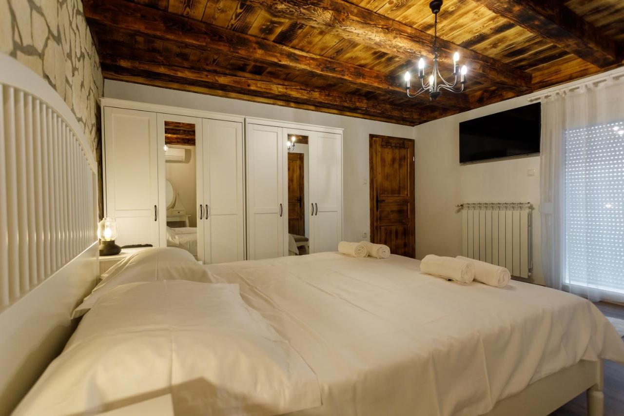 Rustic Apartment Evelin Krk Town Eksteriør bilde
